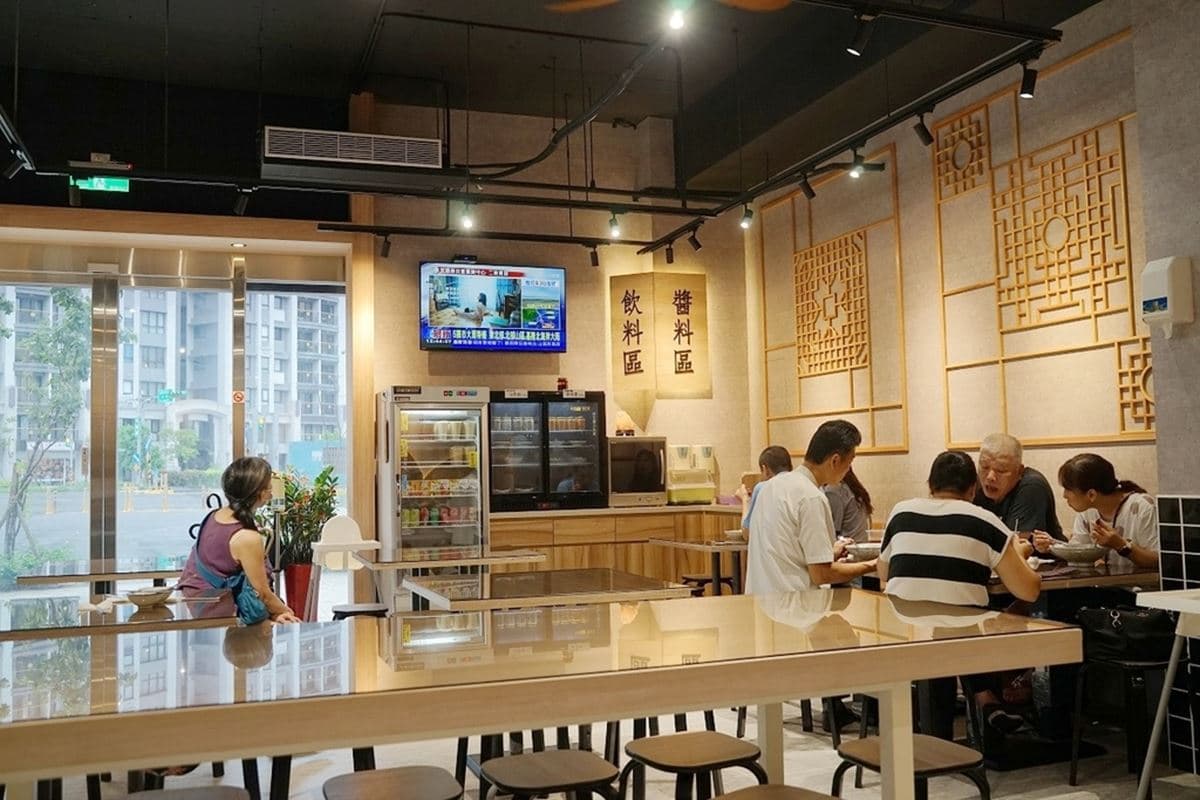 開嗑中壢「大碗公牛肉麵」!燉牛筋軟Q帶勁超銷魂,祕製滷味根本白飯殺手 開嗑中壢「大碗公牛肉麵」!燉牛筋軟Q帶勁超銷魂,祕製滷味根本白飯殺手