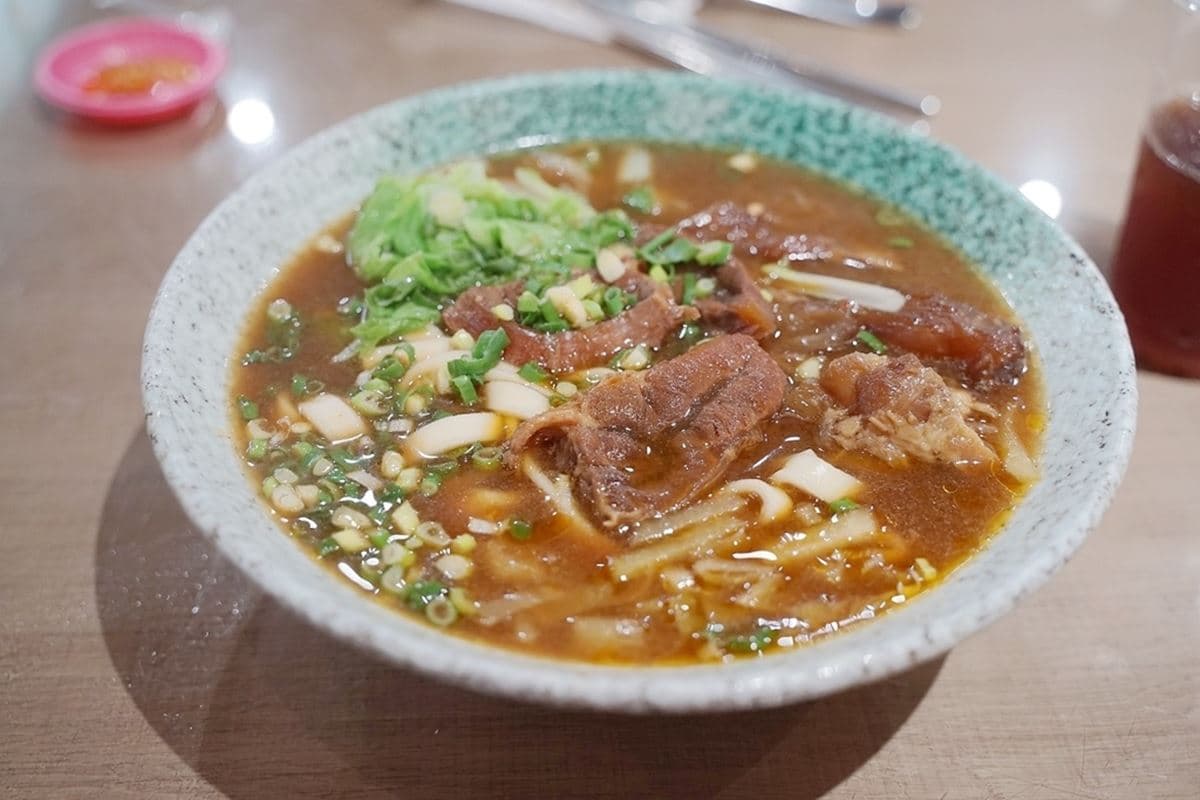開嗑中壢「大碗公牛肉麵」!燉牛筋軟Q帶勁超銷魂,祕製滷味根本白飯殺手 開嗑中壢「大碗公牛肉麵」!燉牛筋軟Q帶勁超銷魂,祕製滷味根本白飯殺手