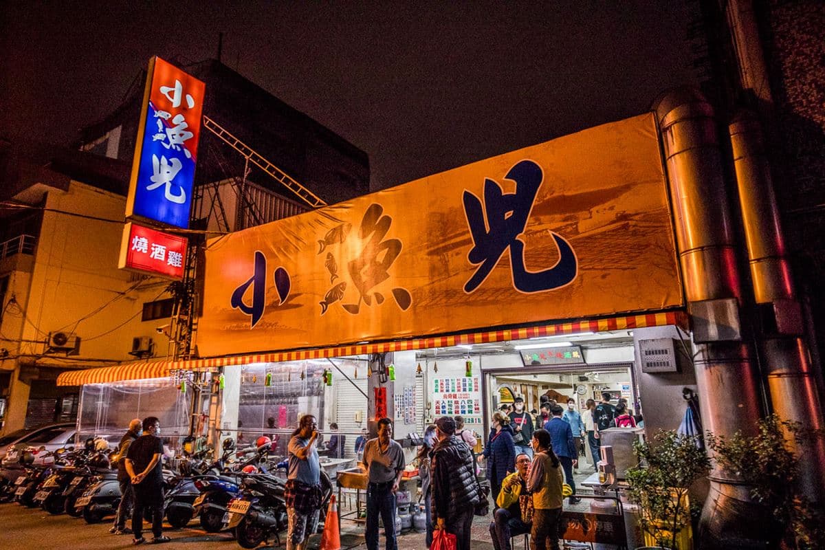 冬季天天爆滿!台中高分「陶甕燒酒雞」免費無限加湯,爽嗑烏骨雞肉一吃就暖 冬季天天爆滿!台中高分「陶甕燒酒雞」免費無限加湯,爽嗑烏骨雞肉一吃就暖