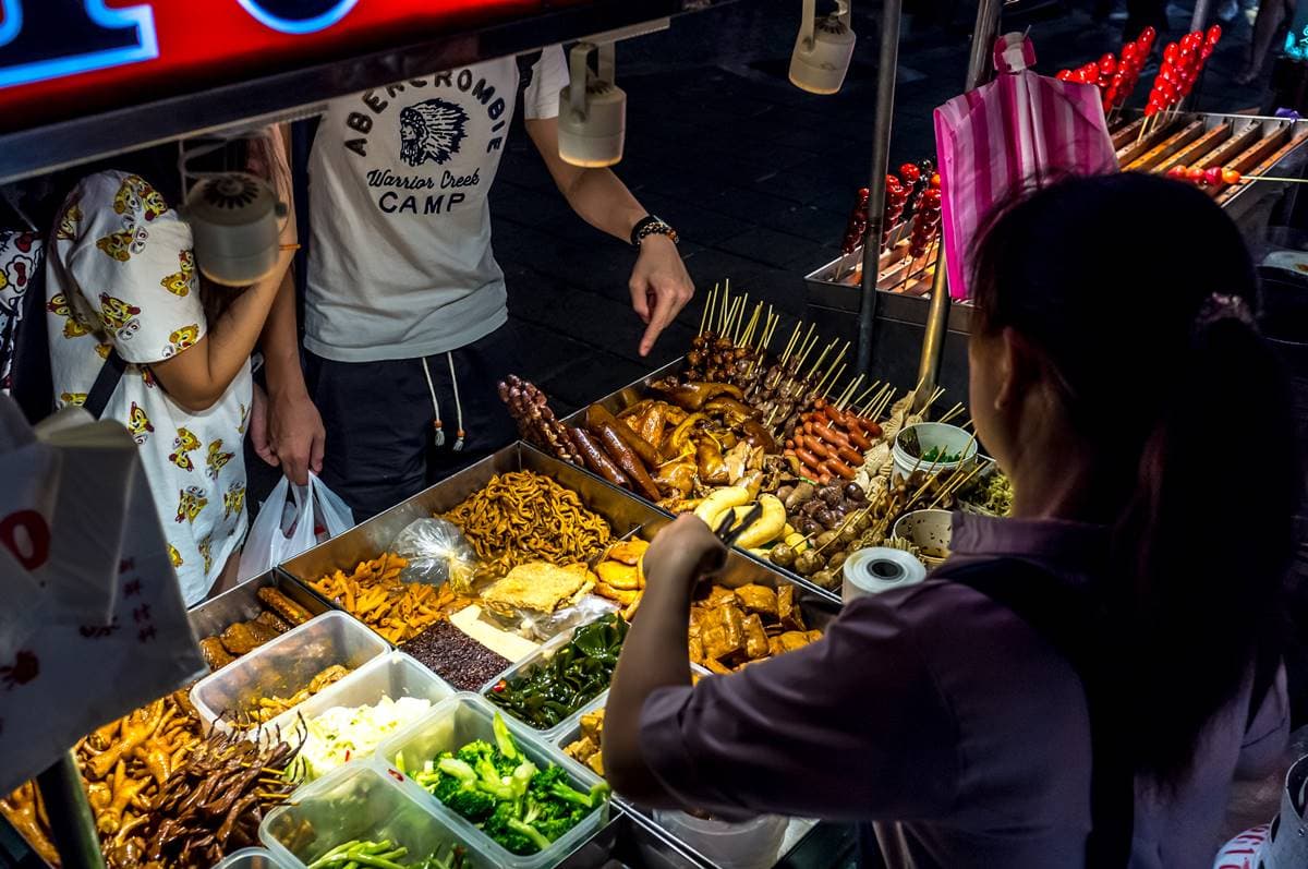 百頁豆腐1份15元要當心?滷味攤、火鍋店食材有「這些情況」,達人勸「快逃」 百頁豆腐1份15元要當心?滷味攤、火鍋店食材有「這些情況」,達人勸「快逃」