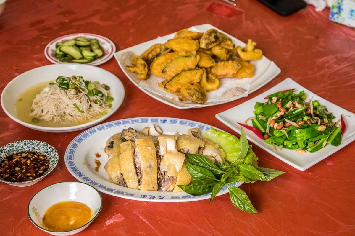 走春途中一定看過!風景區附近最多「這種店」:有吃、有玩、還能唱卡拉OK 走春途中一定看過!風景區附近最多「這種店」:有吃、有玩、還能唱卡拉OK