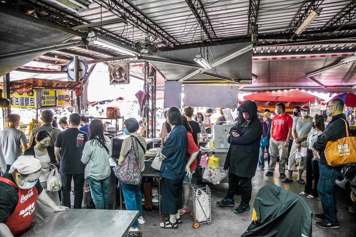 大排長龍也要嗑!桃園最強「越南法國麵包」是這家,爆量醃蘿蔔+肉排超唰嘴 大排長龍也要嗑!桃園最強「越南法國麵包」是這家,爆量醃蘿蔔+肉排超唰嘴