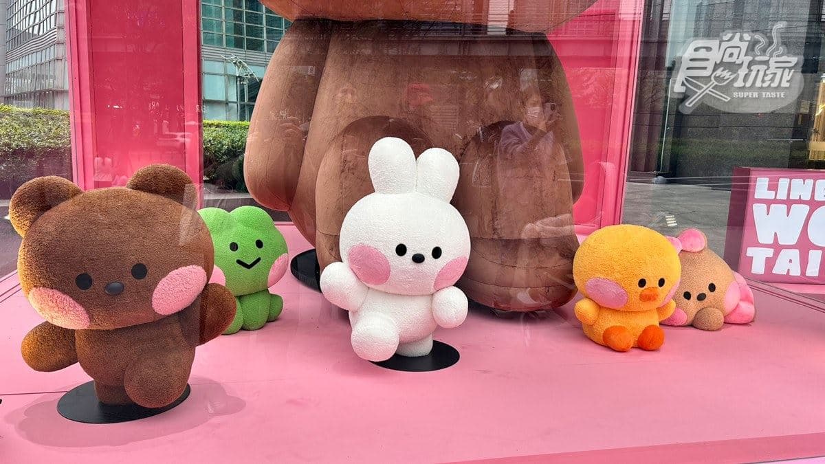 4米高熊大降落台北101!韓超夯「LINE特展」13打卡點:無限天空鏡、霓虹燈牆 4米高熊大降落台北101!韓超夯「LINE特展」13打卡點:無限天空鏡、霓虹燈牆
