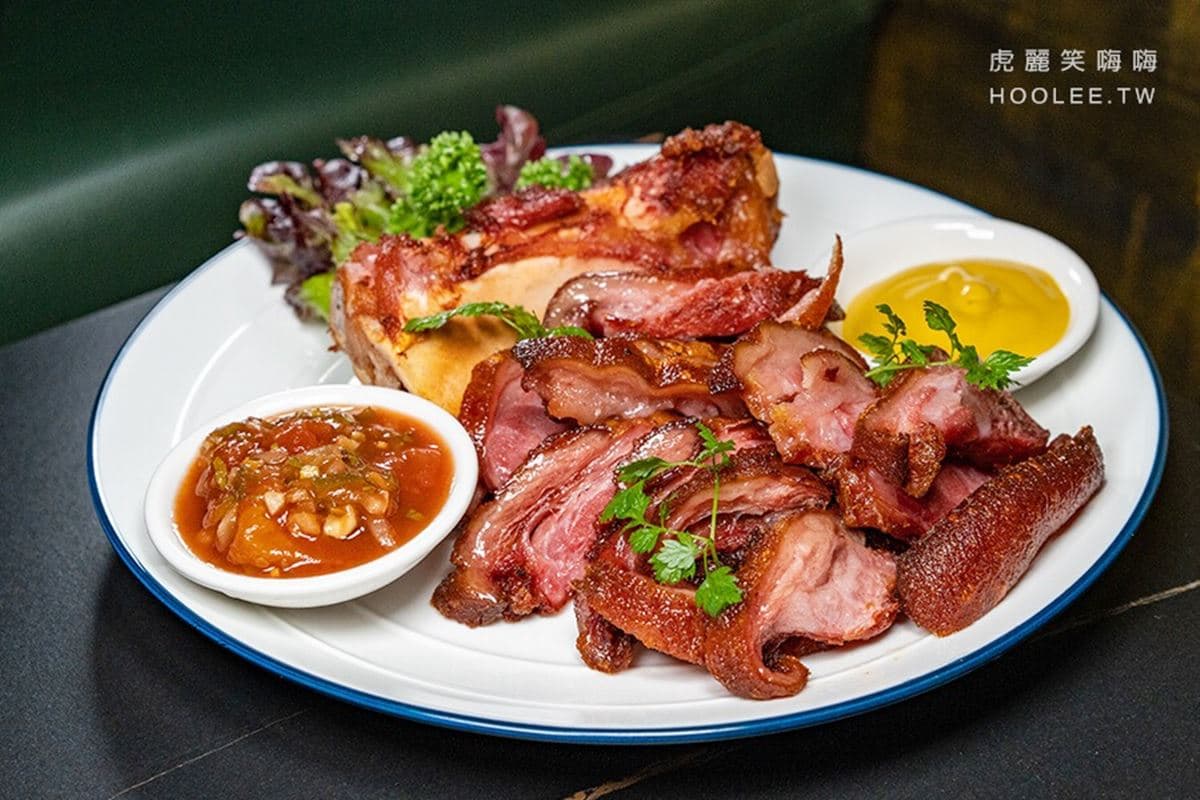 街頭驚見超大金庫!高雄神祕「麻辣肉燥飯」藏身密道餐廳,按密碼才能進入 街頭驚見超大金庫!高雄神祕「麻辣肉燥飯」藏身密道餐廳,按密碼才能進入