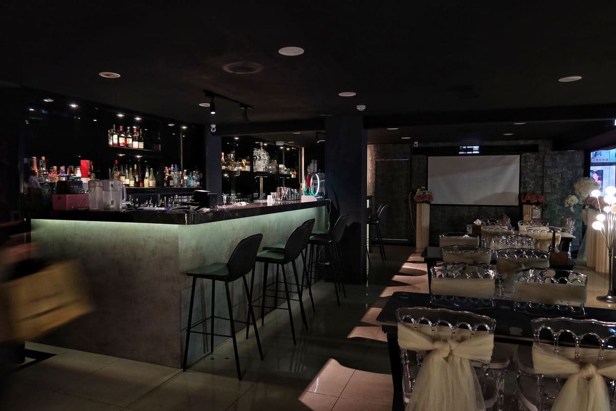【新開店】情人節打卡必衝!穿婚紗+吃龍蝦1次滿足,全台最狂「網美餐廳」 【新開店】情人節打卡必衝!穿婚紗+吃龍蝦1次滿足,全台最狂「網美餐廳」