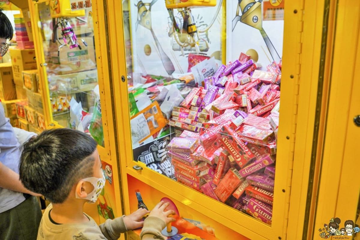 【新開店】高雄零食版好市多!百坪樂園異國零食任你夾,通通銅板價CP值爆表 【新開店】高雄零食版好市多!百坪樂園異國零食任你夾,通通銅板價CP值爆表