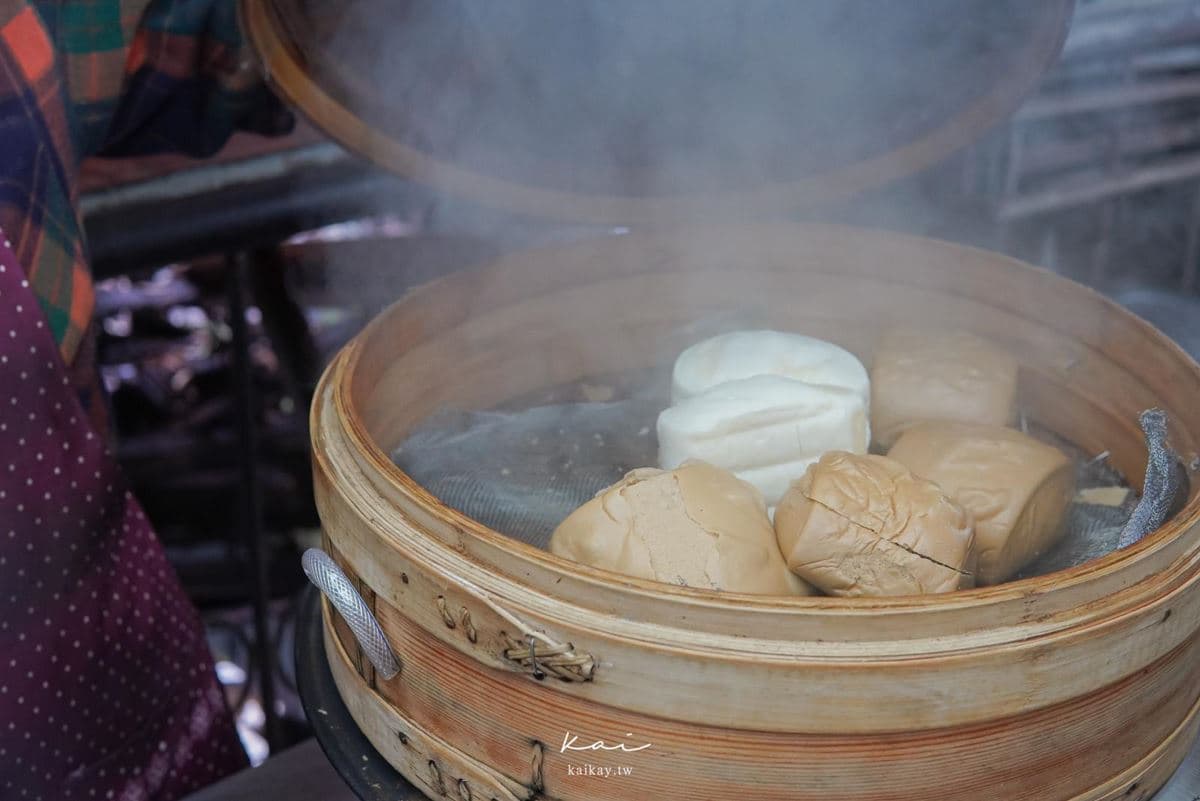 45元飽到抵2餐!爆餡「饅頭夾蛋餅」大到1口咬不下,獨門沙茶蘿蔔一吃上癮 45元飽到抵2餐!爆餡「饅頭夾蛋餅」大到1口咬不下,獨門沙茶蘿蔔一吃上癮