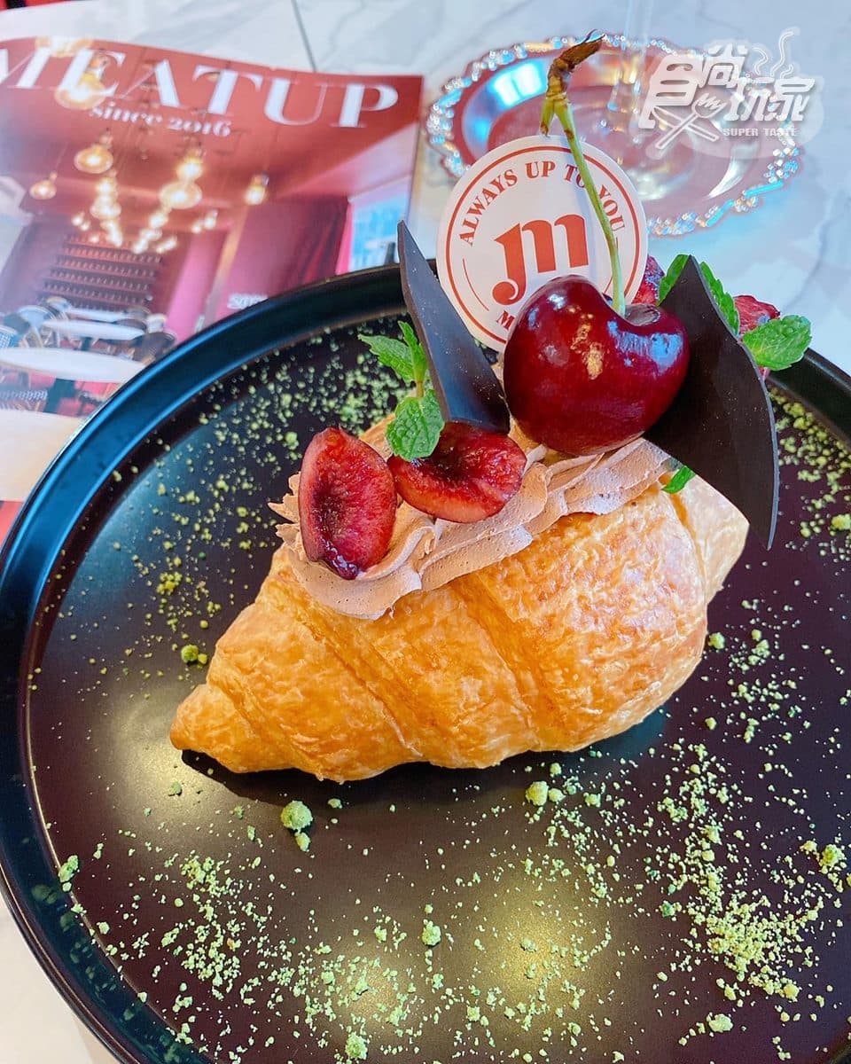 不只草莓季!全台獨創「夢幻紫櫻桃系」,網美店必拍瀑布舒芙蕾、高塔香檳杯 不只草莓季!全台獨創「夢幻紫櫻桃系」,網美店必拍瀑布舒芙蕾、高塔香檳杯