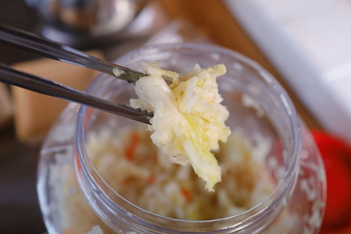 在地里長家隱藏版美食?「巨無霸臭豆腐」爽嗑爆量鮮蚵,獨家訂製比手掌還大 在地里長家隱藏版美食?「巨無霸臭豆腐」爽嗑爆量鮮蚵,獨家訂製比手掌還大