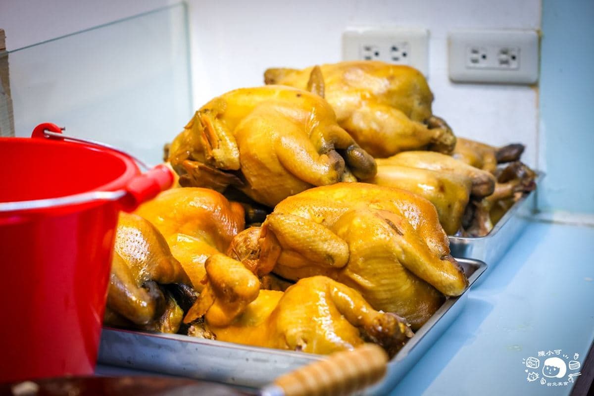 【新開店】免衝陽明山!士林正宗「放山白斬雞」下山開店,金黃油亮太欠吃 【新開店】免衝陽明山!士林正宗「放山白斬雞」下山開店,金黃油亮太欠吃