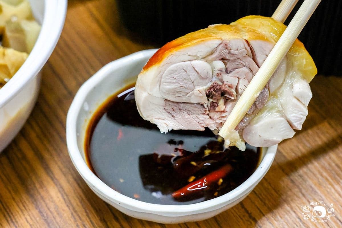 【新開店】免衝陽明山!士林正宗「放山白斬雞」下山開店,金黃油亮太欠吃 【新開店】免衝陽明山!士林正宗「放山白斬雞」下山開店,金黃油亮太欠吃
