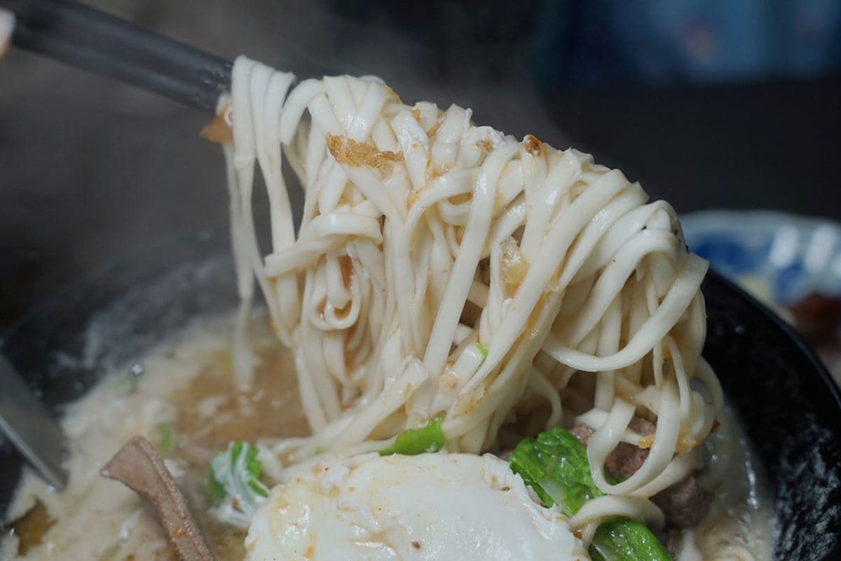 搬3次家老饕依然愛!戲院旁50年「沙茶豬肝粥」來中壢必吃,加半熟蛋更銷魂 搬3次家老饕依然愛!戲院旁50年「沙茶豬肝粥」來中壢必吃,加半熟蛋更銷魂