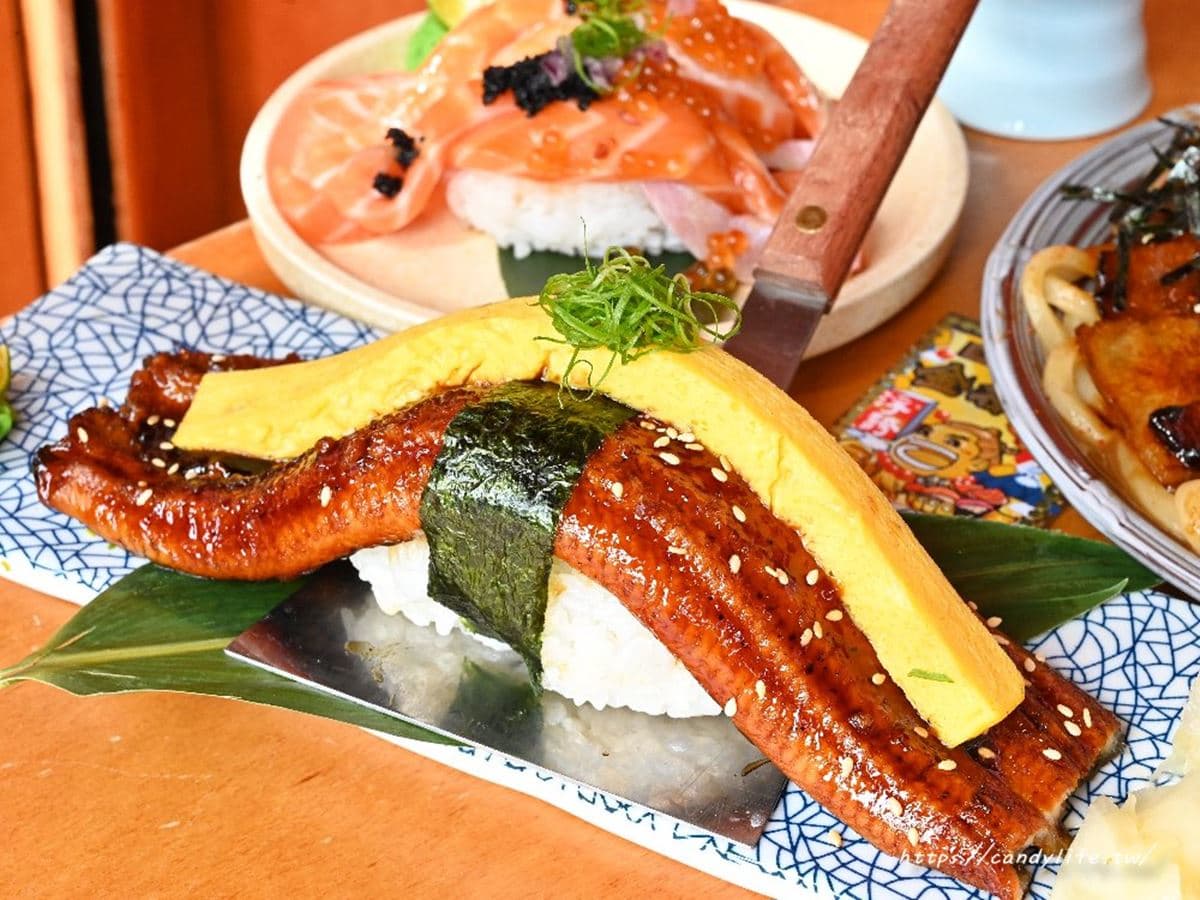 秒飛日本吃壽司!台中最夯「浮誇壽司」超狂給料不手軟,厚切鮭魚一口塞不下 秒飛日本吃壽司!台中最夯「浮誇壽司」超狂給料不手軟,厚切鮭魚一口塞不下