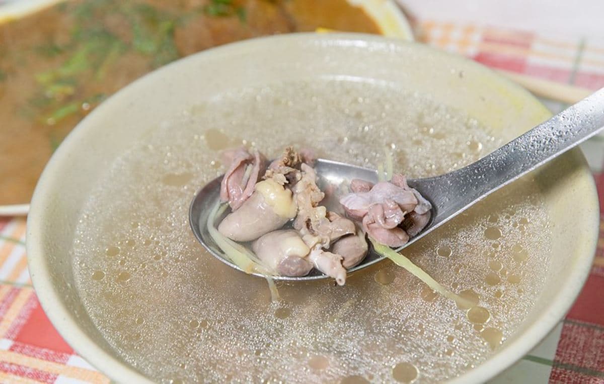 在地老饕認證!正港「基隆炒麵」必吃咖哩+沙茶,Q彈麵條配大塊牛肉最過癮 在地老饕認證!正港「基隆炒麵」必吃咖哩+沙茶,Q彈麵條配大塊牛肉最過癮