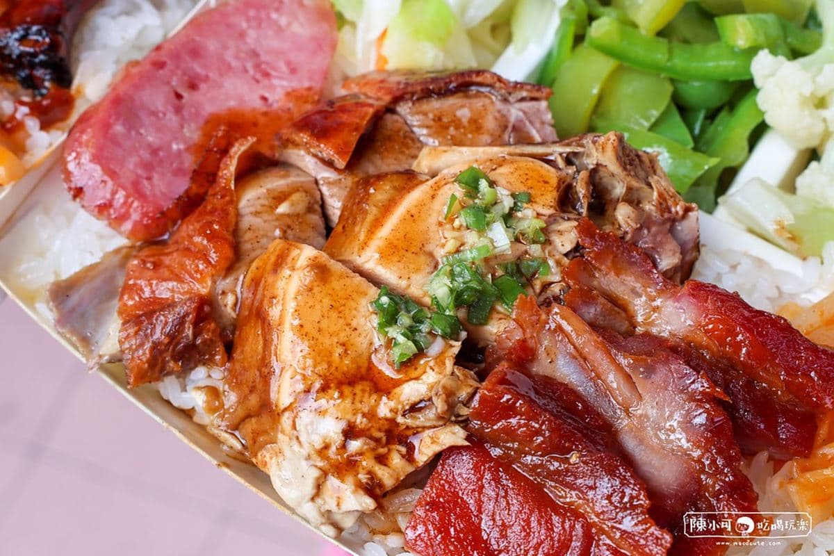 120元爽吃「五星飯店櫻桃鴨」!霸氣燒臘便當藏身新北,油亮鴨腿皮脆又肥美 120元爽吃「五星飯店櫻桃鴨」!霸氣燒臘便當藏身新北,油亮鴨腿皮脆又肥美