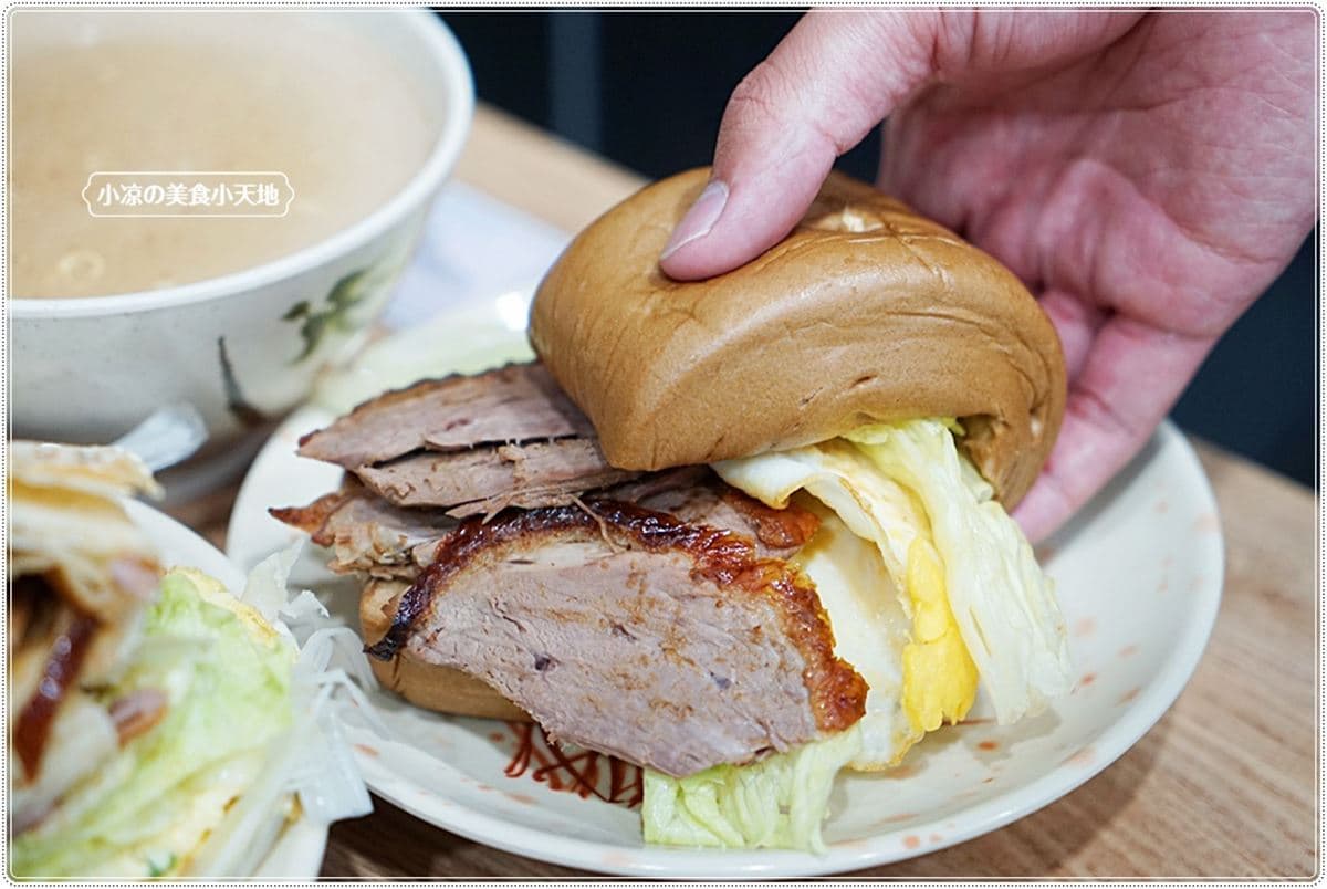 1人份烤鴨只要65元!台中最霸氣宵夜藏在這,燒餅、饅頭、蛋餅通通夾烤鴨 1人份烤鴨只要65元!台中最霸氣宵夜藏在這,燒餅、饅頭、蛋餅通通夾烤鴨