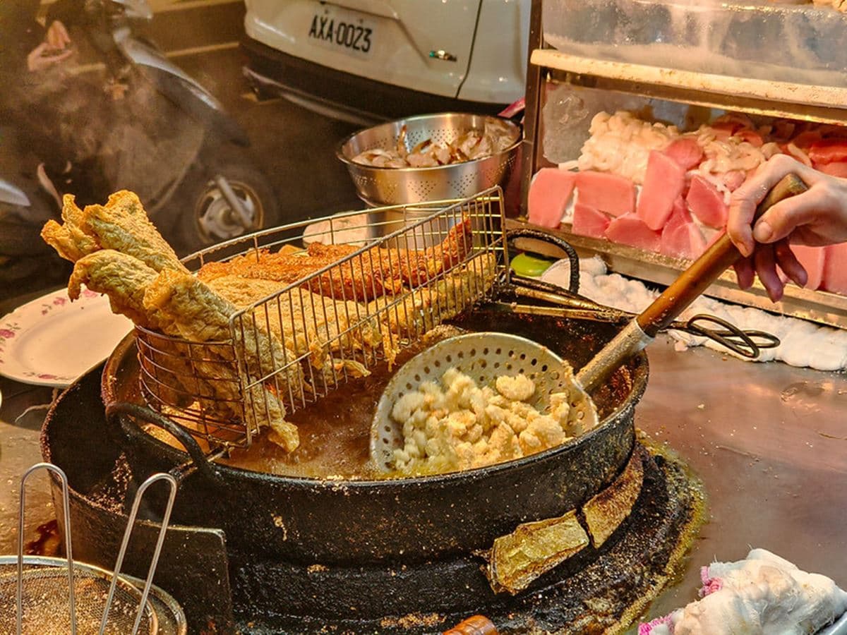 老饕激推「台北最強米粉湯」!藏身夜市在地人超愛,宵夜場到凌晨天天爆滿 老饕激推「台北最強米粉湯」!藏身夜市在地人超愛,宵夜場到凌晨天天爆滿