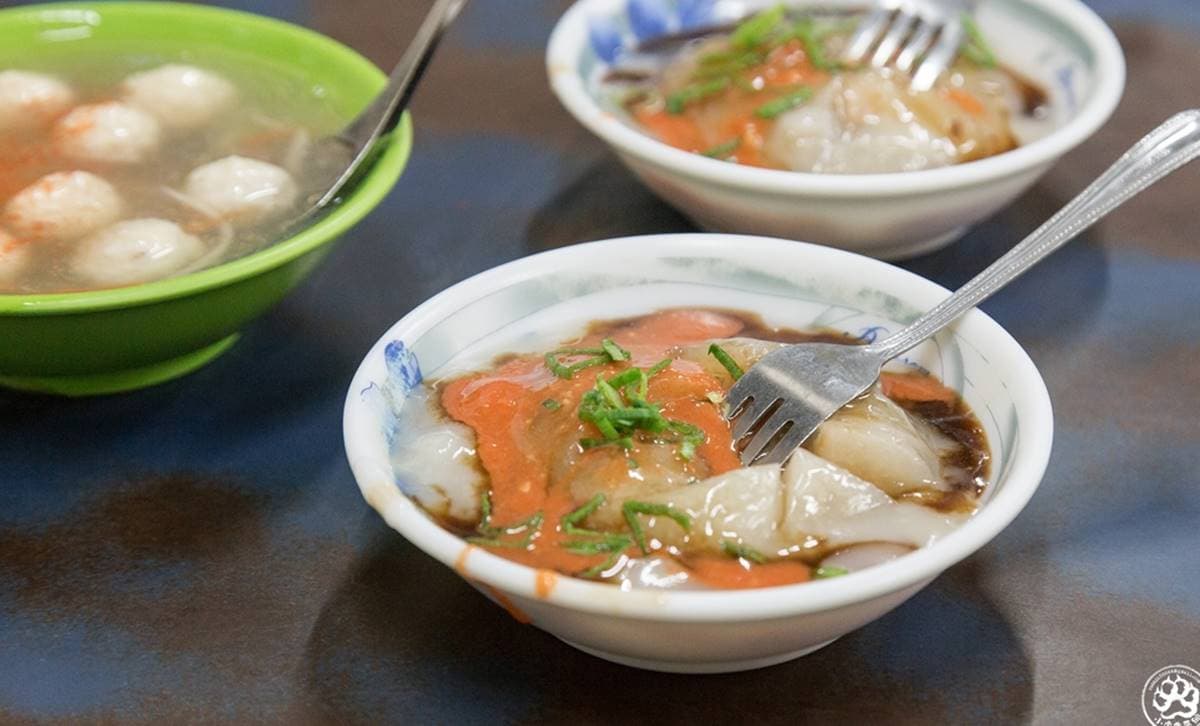 飄香50年在地人推薦!古早味肉圓「特選豬腿肉+筍丁」,3種醬汁混搭超對味 飄香50年在地人推薦!古早味肉圓「特選豬腿肉+筍丁」,3種醬汁混搭超對味