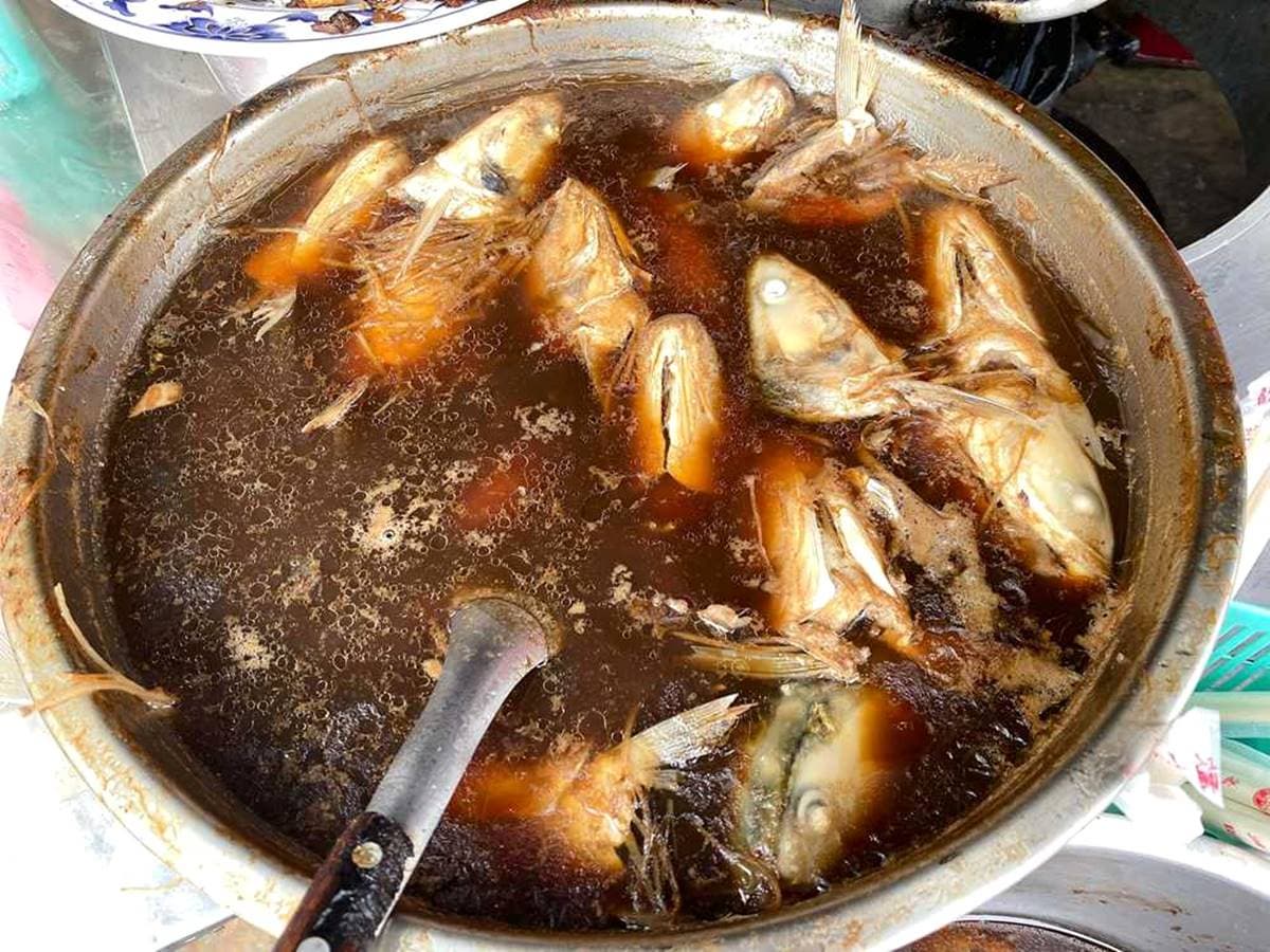 料多到比碗高2公分!市場「CP值破表」虱目魚粥,75元吃1碗「飽到抵2餐」 料多到比碗高2公分!市場「CP值破表」虱目魚粥,75元吃1碗「飽到抵2餐」