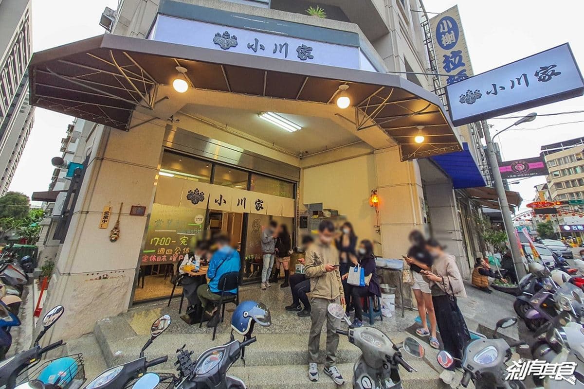 台中人不哭!忠孝夜市「最強咖哩」搬新家回歸,牽絲肉丸、爆量肉丼好吃不變 台中忠孝夜市美食:小川家日式咖哩