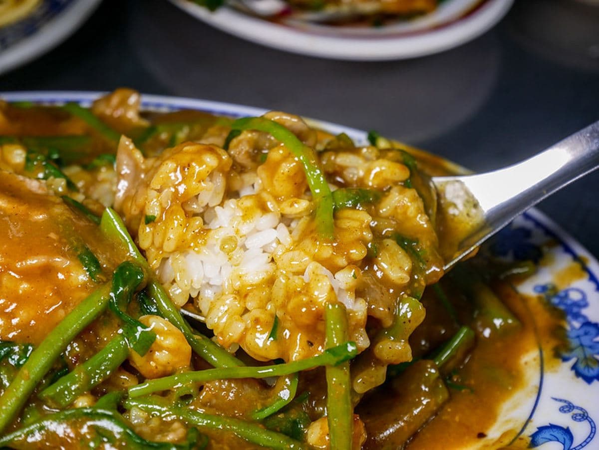 CP值打趴台北!超強「咖哩沙茶炒麵」在地才懂吃,內行曝炒飯+炒麵超狂吃法 CP值打趴台北!超強「咖哩沙茶炒麵」在地才懂吃,內行曝炒飯+炒麵超狂吃法