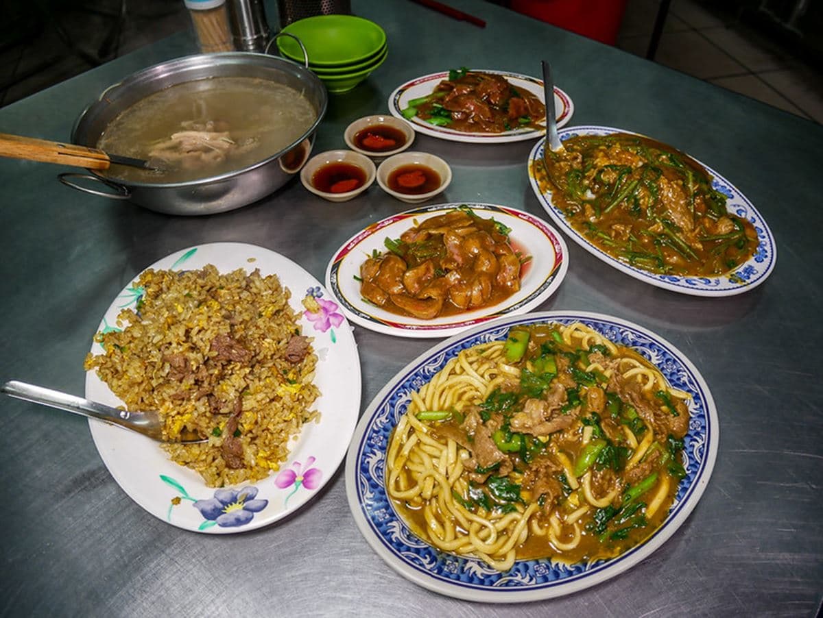 CP值打趴台北!超強「咖哩沙茶炒麵」在地才懂吃,內行曝炒飯+炒麵超狂吃法 CP值打趴台北!超強「咖哩沙茶炒麵」在地才懂吃,內行曝炒飯+炒麵超狂吃法