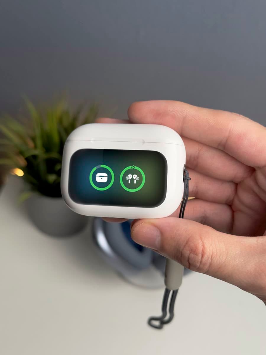 最新「觸控螢幕AirPods」曝光!充電盒可選音樂、收訊息,免拿iPhone就能操作 最新「觸控螢幕AirPods」曝光!充電盒可選音樂、收訊息,免拿iPhone就能操作