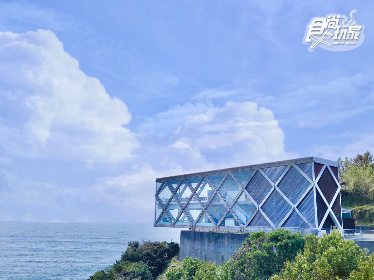 好像漂浮在海上!「懸崖海景咖啡館」超驚豔,必去絕美「月牙灣海岸新亮點」 好像漂浮在海上!「懸崖海景咖啡館」超驚豔,必去絕美「月牙灣海岸新亮點」