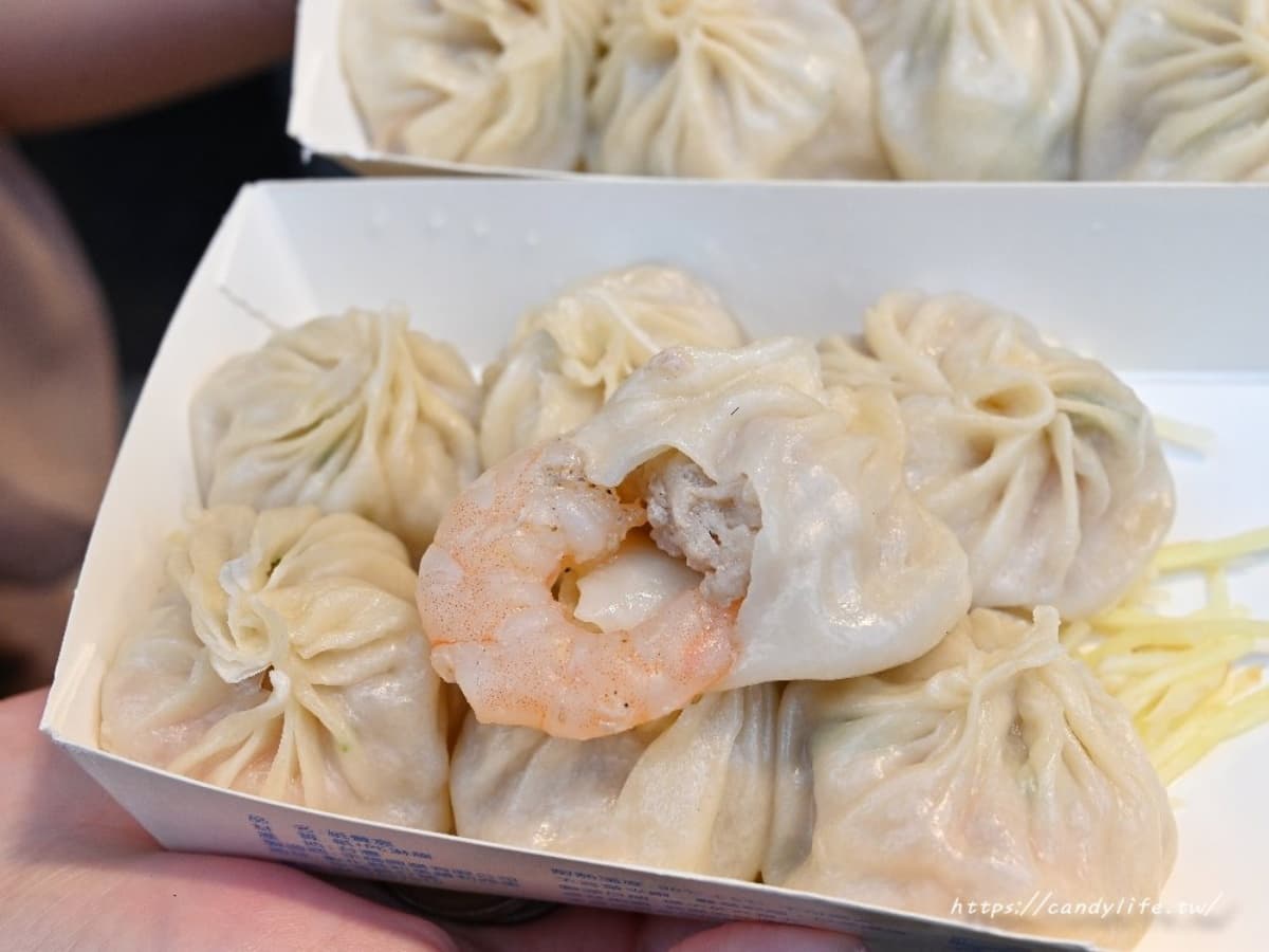 台中吃貨點名!忠孝夜市6攤必排:老字號米糕、超強排隊咖哩、個性薏仁牛奶 台中忠孝夜市美食:熊家湯包