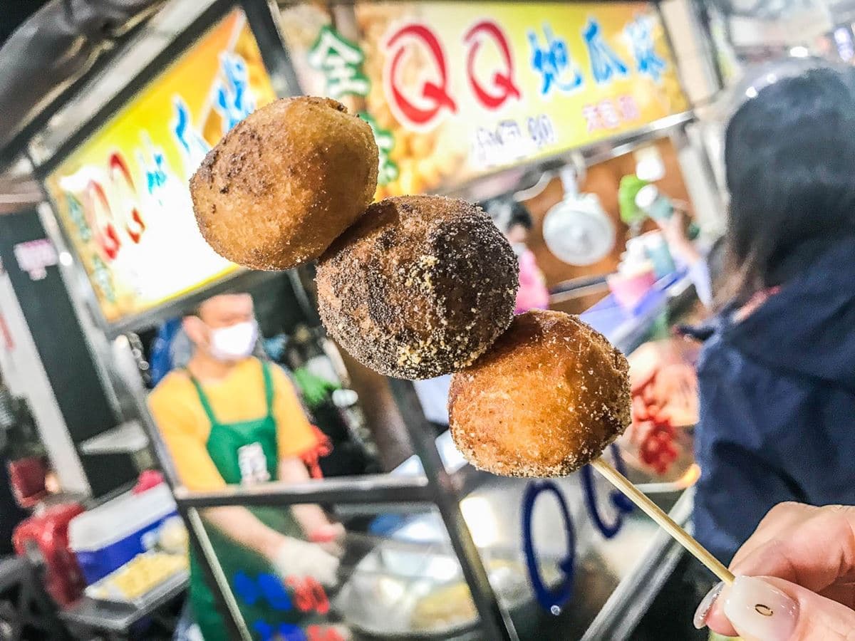 從早吃到晚!中原夜市周邊8家「高CP值美食」:平價牛排、最好吃地瓜球 從早吃到晚!中原夜市周邊8家「高CP值美食」:平價牛排、最好吃地瓜球