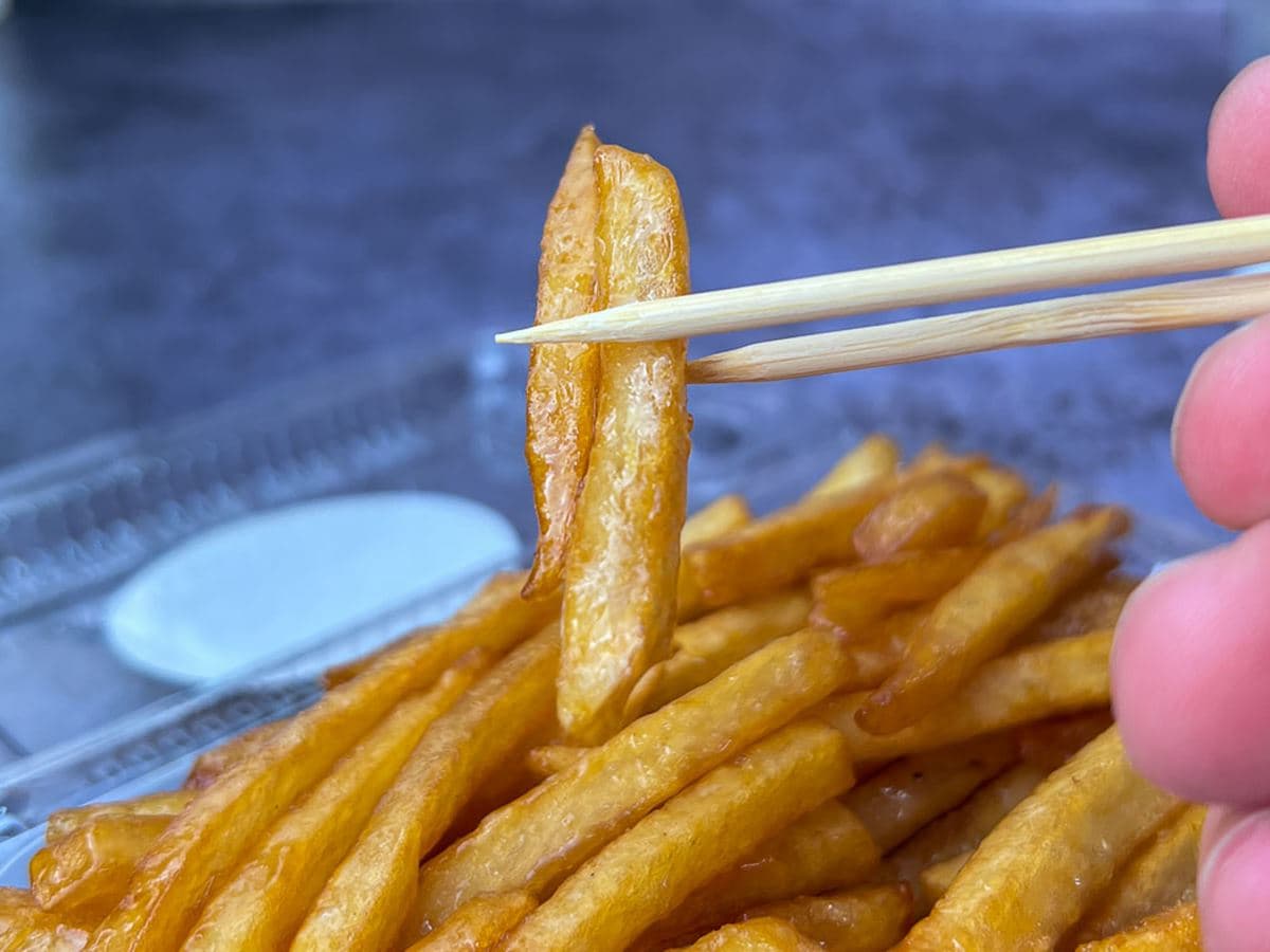 暴紅「拔絲薯條」吃過嗎?夯翻夜市各地巡迴跑,麥芽糖衣香甜唰嘴超上癮 暴紅「拔絲薯條」吃過嗎?夯翻夜市各地巡迴跑,麥芽糖衣香甜唰嘴超上癮