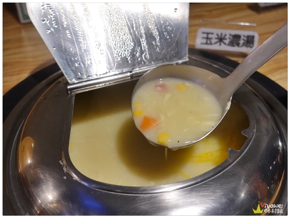 牛排館貼公告「請勿攪拌玉米濃湯」!網友傻眼求解,內行人點出關鍵原因 牛排館貼公告「請勿攪拌玉米濃湯」!網友傻眼求解,內行人點出關鍵原因