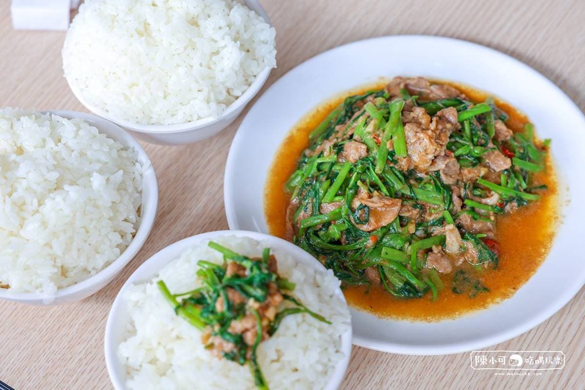 挑戰免錢霸王餐!超狂老闆推「炒羊肉免費吃」,吃3碗飯就送1盤太佛心 挑戰免錢霸王餐!超狂老闆推「炒羊肉免費吃」,吃3碗飯就送1盤太佛心