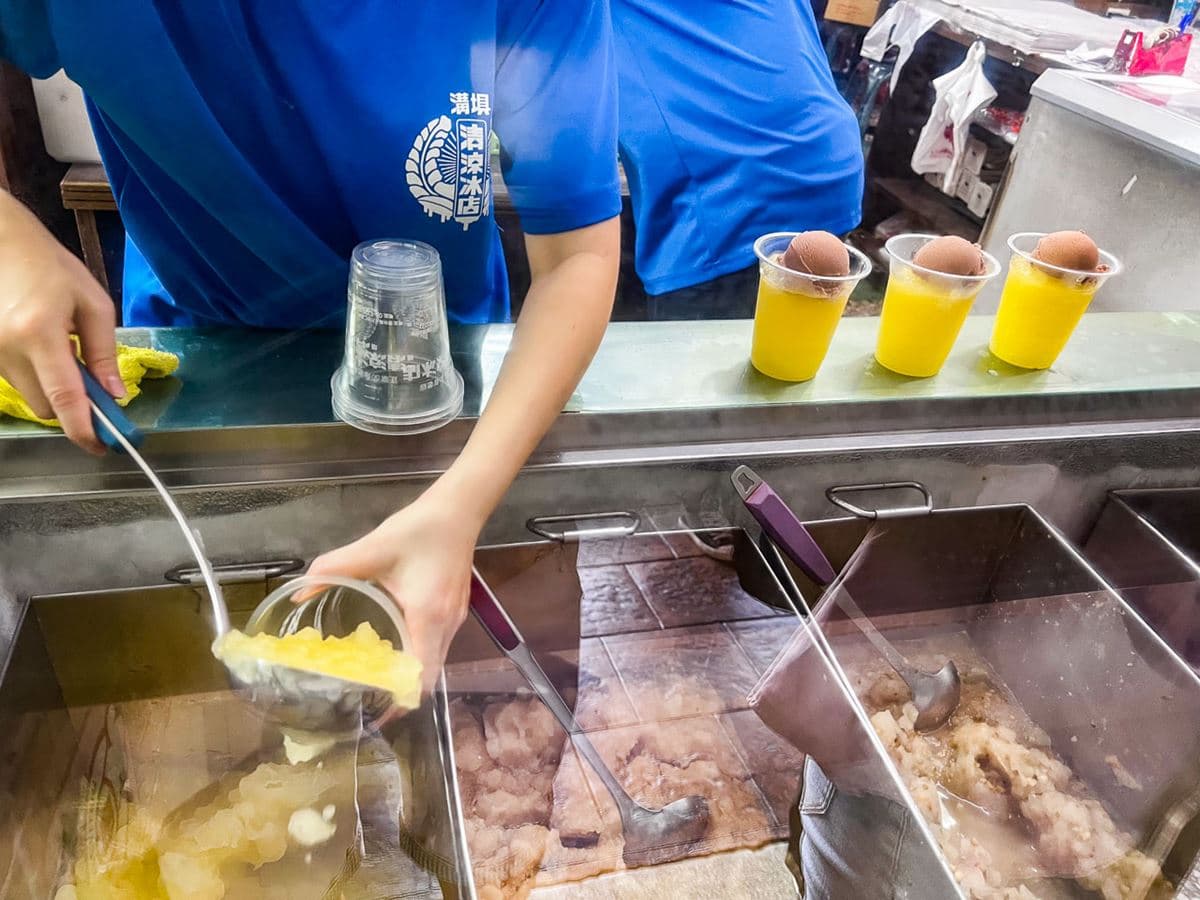 「鄉土版思樂冰」只要20元!50年老牌冰店在地人超愛,冰淇淋三明治整箱搬 「鄉土版思樂冰」只要20元!50年老牌冰店在地人超愛,冰淇淋三明治整箱搬