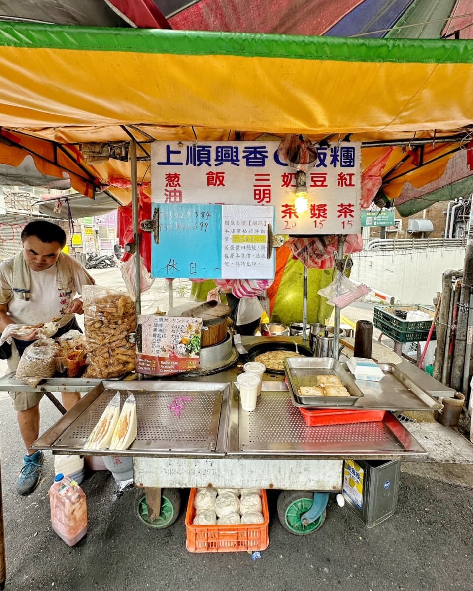 加飯不加價飽整天!台北巨無霸「蔥油餅包飯糰」將歇業,CP值天花版想吃快衝 加飯不加價飽整天!台北巨無霸「蔥油餅包飯糰」將歇業,CP值天花版想吃快衝