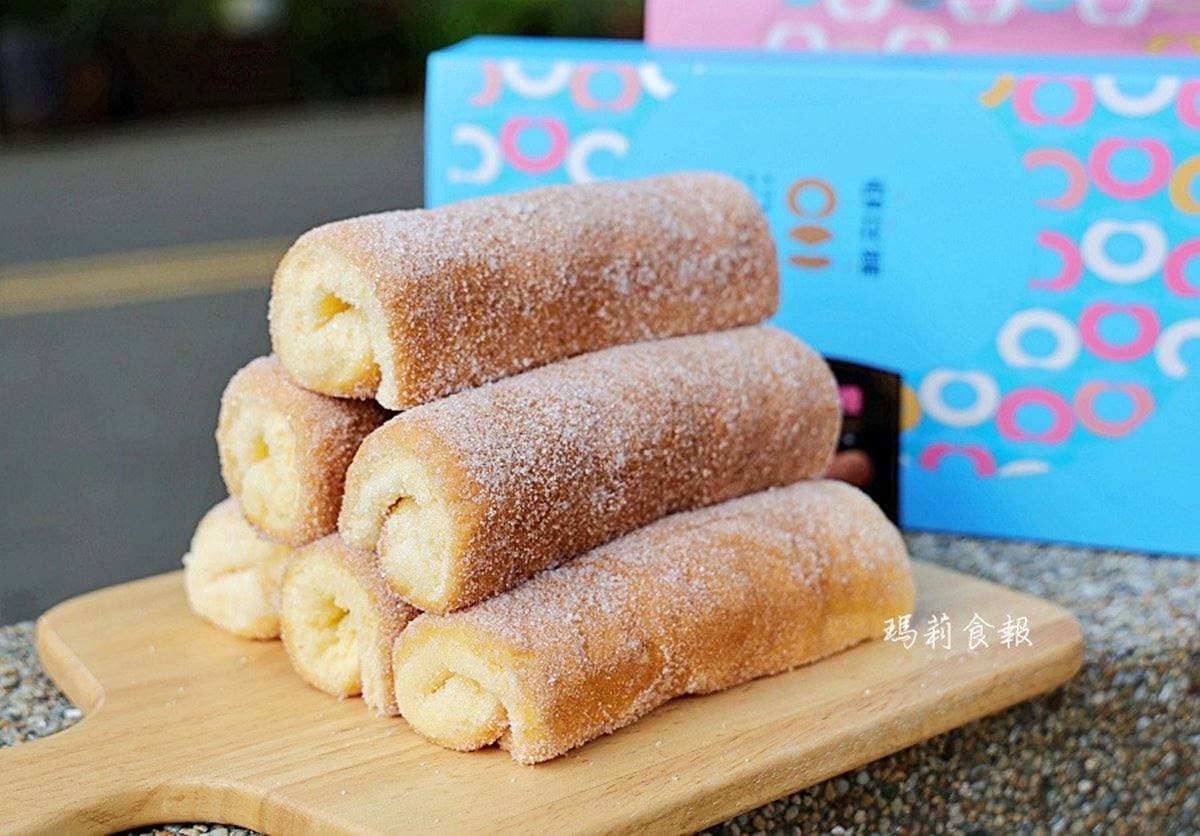 台中必買百年老店伴手禮!鬆軟「古早味蛋糕捲」裹滿糖粒,一咬噴香超療癒 台中必買百年老店伴手禮!鬆軟「古早味蛋糕捲」裹滿糖粒,一咬噴香超療癒