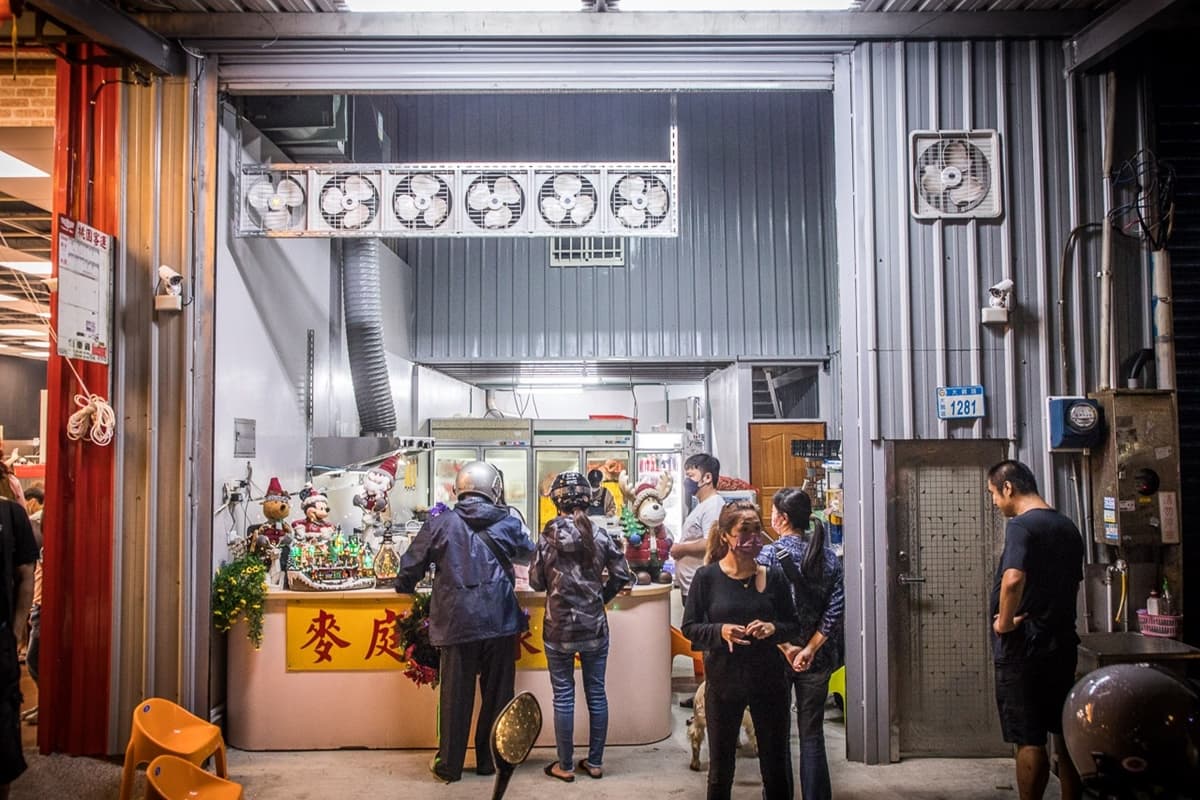 靠口耳相傳暴紅!鐵皮屋「阿伯麵線」桃園鄉親瘋排,必嘗超狂皮蛋、泡菜口味 靠口耳相傳暴紅!鐵皮屋「阿伯麵線」桃園鄉親瘋排,必嘗超狂皮蛋、泡菜口味