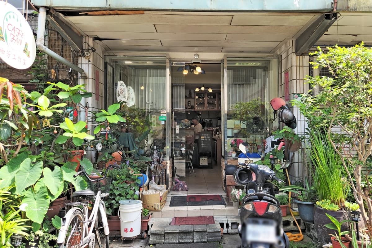 迪化街隱藏伴手禮!內行才知「水果大福」包整顆草莓,超Q彩虹雪球入口即化 迪化街隱藏伴手禮!內行才知「水果大福」包整顆草莓,超Q彩虹雪球入口即化