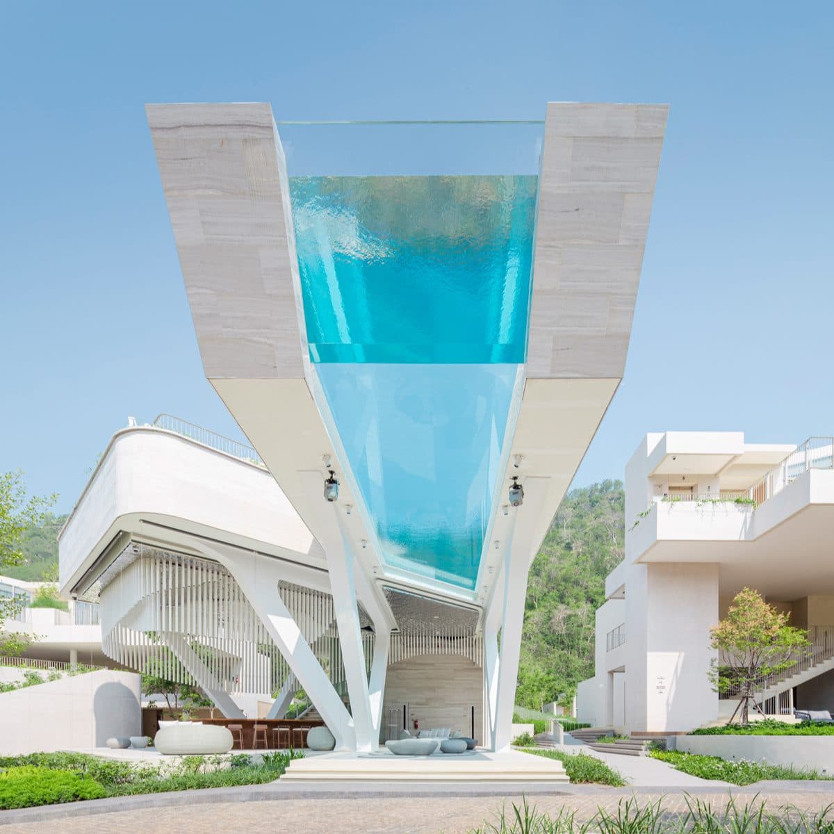 【新開店】全泰國唯一「空中泳池」出現了!奶油白建築、國家公園景觀超好拍 【新開店】全泰國唯一「空中泳池」出現了!奶油白建築、國家公園景觀超好拍