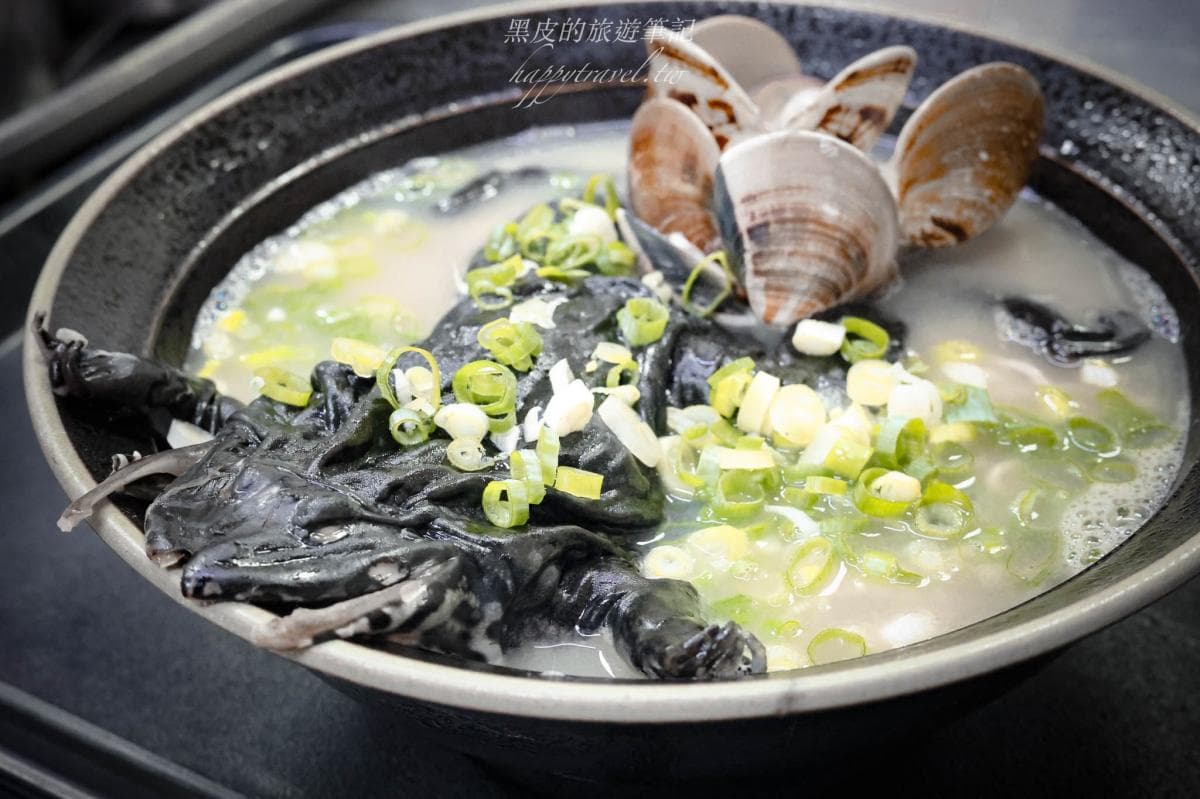 真的吃下去了!部落客帶路吃「巨無霸青蛙拉麵」:蒜香蛙肉有嚼勁、湯頭超鮮 真的吃下去了!部落客帶路吃「巨無霸青蛙拉麵」:蒜香蛙肉有嚼勁、湯頭超鮮