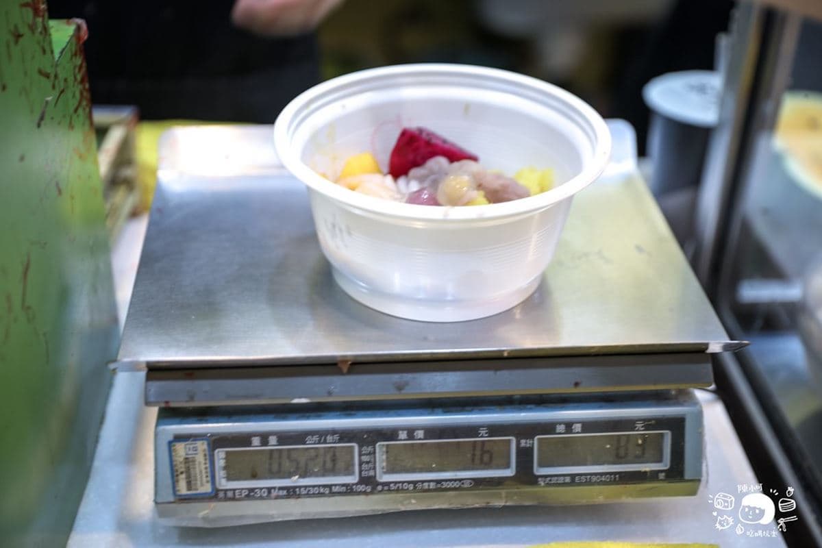 自助吧任你夾到爽!40年老牌冰店桃園人瘋排,每年只賣6個月、還坐擁3店面 自助吧任你夾到爽!40年老牌冰店桃園人瘋排,每年只賣6個月、還坐擁3店面