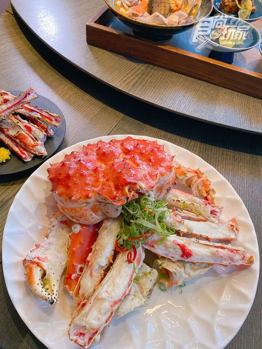 【新開店】全台最狂海產店!大面水族牆現撈帝王蟹,浮誇版米粉湯吃爆量海鮮 【新開店】全台最狂海產店!大面水族牆現撈帝王蟹,浮誇版米粉湯吃爆量海鮮