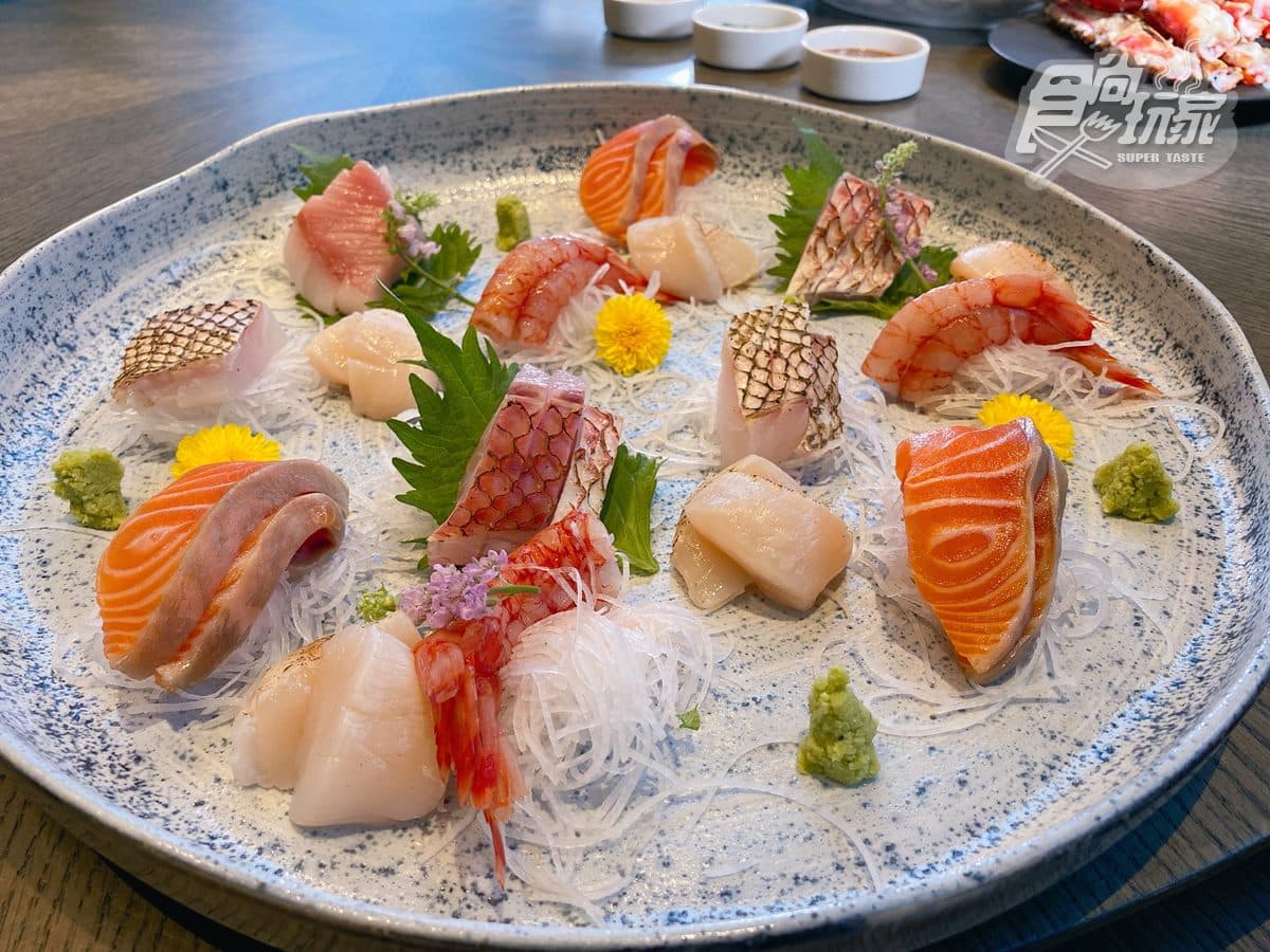 【新開店】全台最狂海產店!大面水族牆現撈帝王蟹,浮誇版米粉湯吃爆量海鮮 【新開店】全台最狂海產店!大面水族牆現撈帝王蟹,浮誇版米粉湯吃爆量海鮮