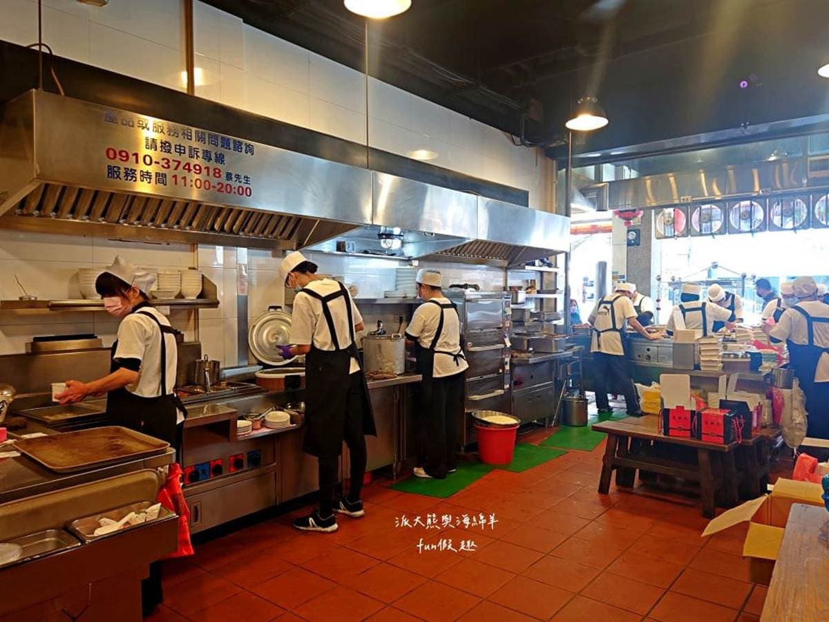 連3年稱霸米其林!台中「最強豬腳店」永遠在排隊,Q彈鹹香豬腳+麵線超唰嘴 連3年稱霸米其林!台中「最強豬腳店」永遠在排隊,Q彈鹹香豬腳+麵線超唰嘴