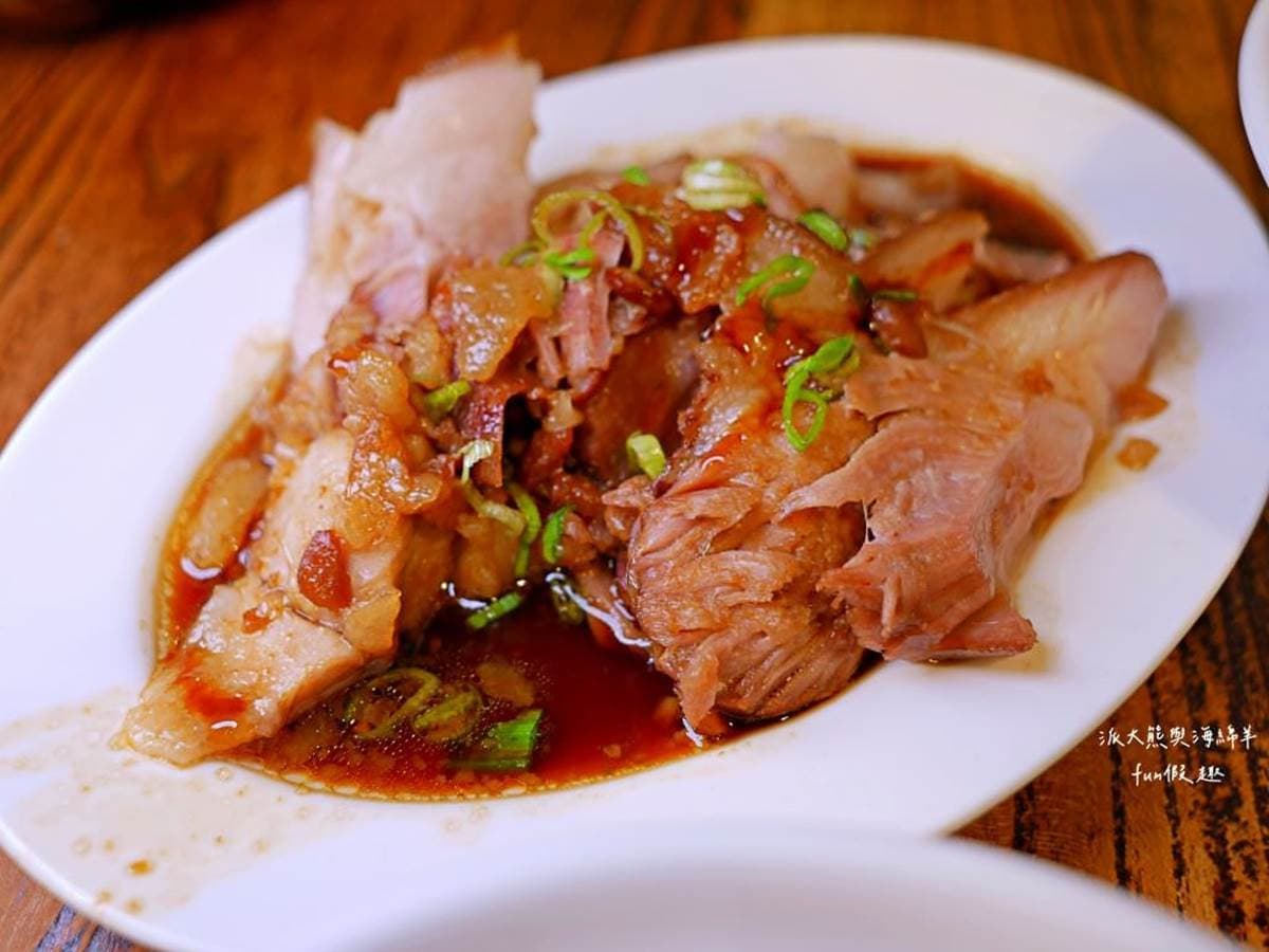 連3年稱霸米其林!台中「最強豬腳店」永遠在排隊,Q彈鹹香豬腳+麵線超唰嘴 連3年稱霸米其林!台中「最強豬腳店」永遠在排隊,Q彈鹹香豬腳+麵線超唰嘴