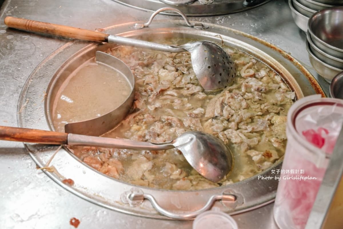 網推「台北最強炒牛肉」!隱身夜市在地飄香80年,牛雜湯免費續湯喝到飽 網推「台北最強炒牛肉」!隱身夜市在地飄香80年,牛雜湯免費續湯喝到飽