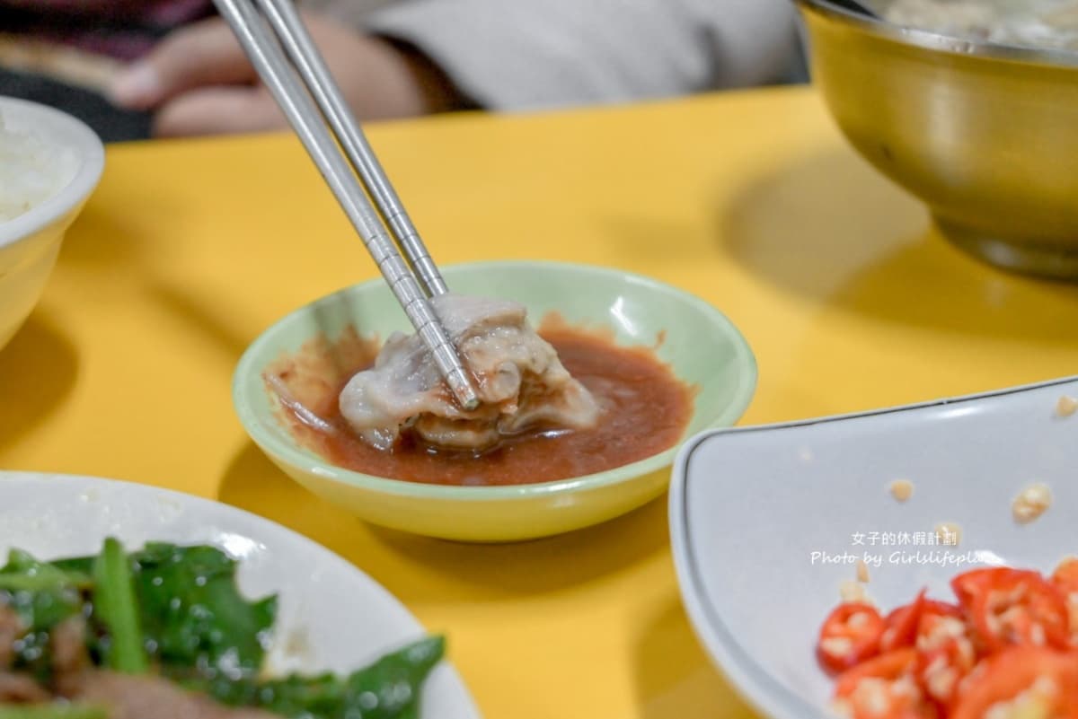網推「台北最強炒牛肉」!隱身夜市在地飄香80年,牛雜湯免費續湯喝到飽 網推「台北最強炒牛肉」!隱身夜市在地飄香80年,牛雜湯免費續湯喝到飽