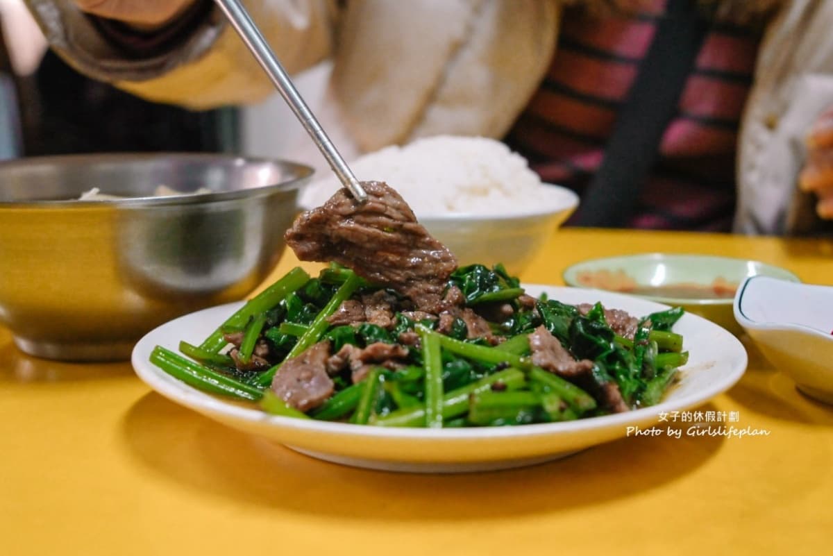 網推「台北最強炒牛肉」!隱身夜市在地飄香80年,牛雜湯免費續湯喝到飽 網推「台北最強炒牛肉」!隱身夜市在地飄香80年,牛雜湯免費續湯喝到飽