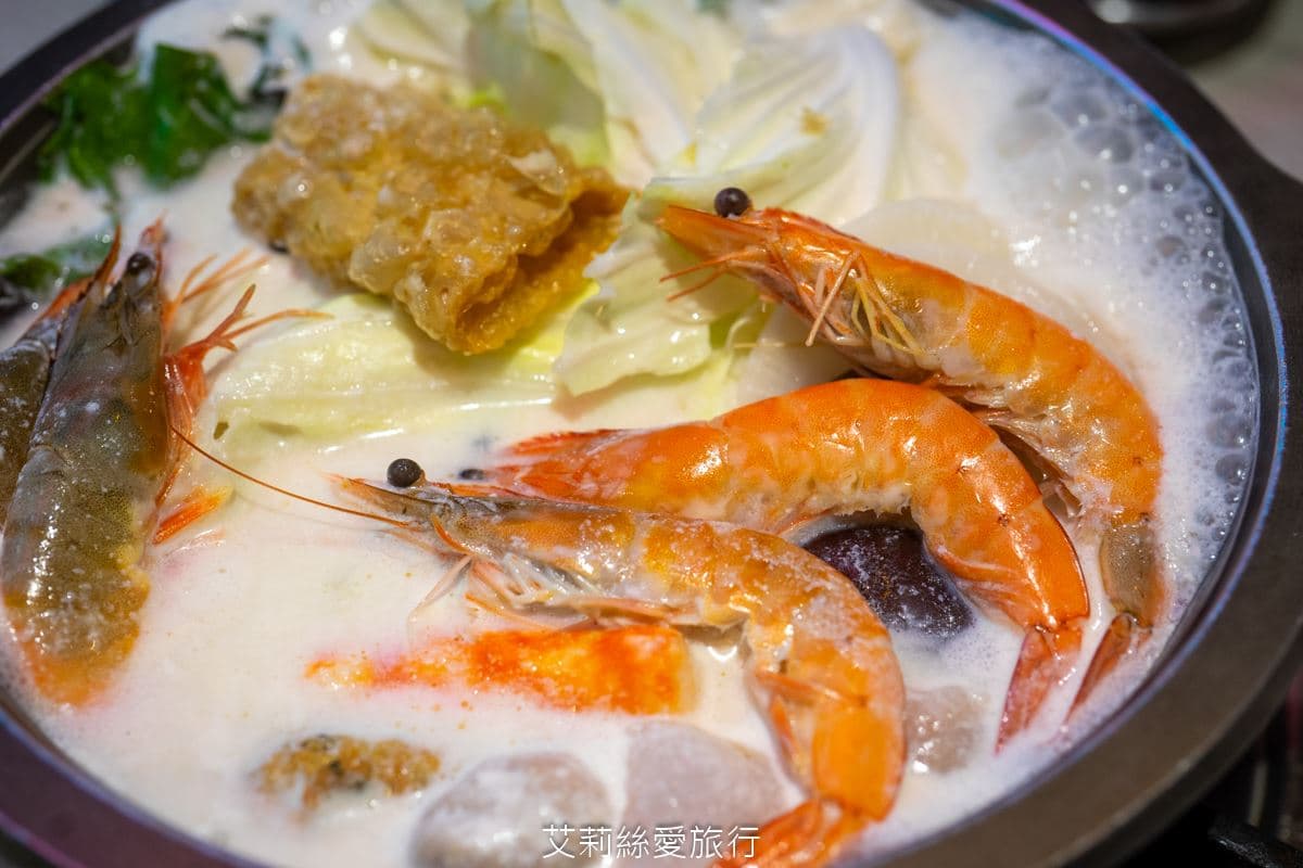 新北高CP值吃到飽!369元爽嗑韓式烤肉+火鍋,免服務費、好評超過1.2萬則 新北高CP值吃到飽!369元爽嗑韓式烤肉+火鍋,免服務費、好評超過1.2萬則