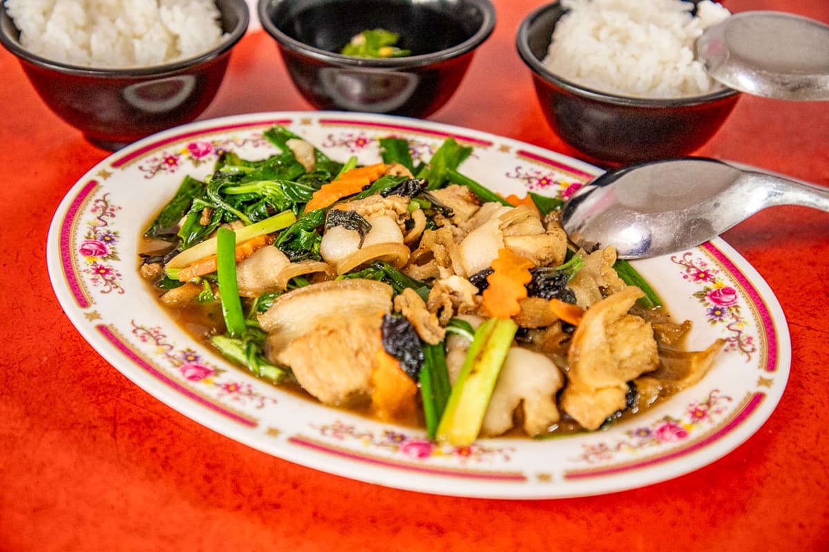 4菜1湯僅600元!苗栗「高CP值客家菜」藏在這,阿嬤祕醬炒山豬肉超下飯 4菜1湯僅600元!苗栗「高CP值客家菜」藏在這,阿嬤祕醬炒山豬肉超下飯